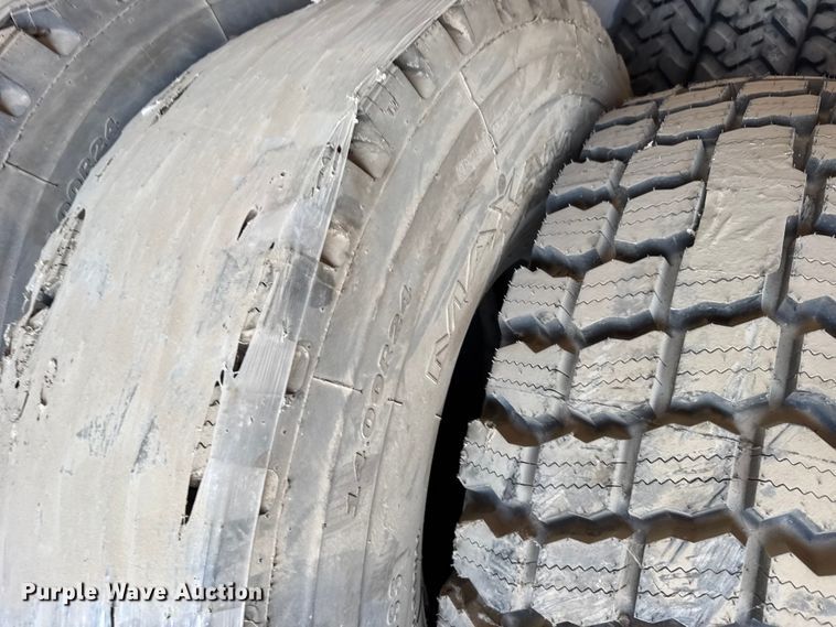 image for item FB7226 (4) 14.00R24 motor grader tires