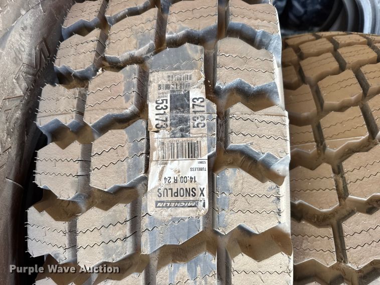 image for item FB7226 (4) 14.00R24 motor grader tires
