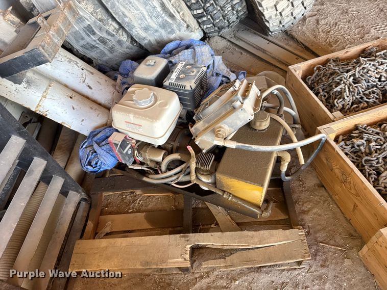 image for item FB7228 Hydraulic pump