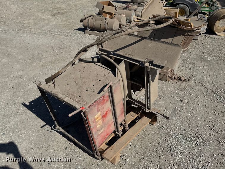 image for item FB7229 Swenson spreader