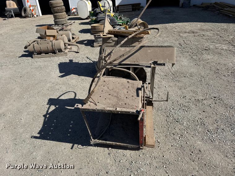 image for item FB7229 Swenson spreader