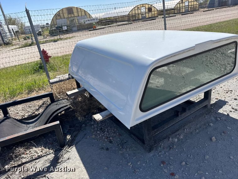 image for item FB7234 Leer pickup truck topper