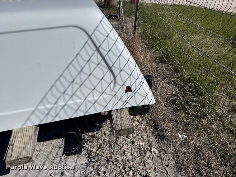 image for item FB7234 Leer pickup truck topper