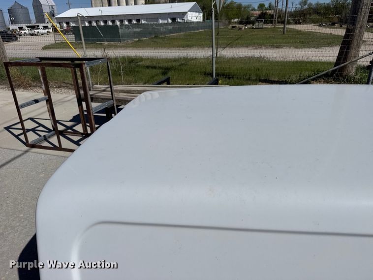 image for item FB7234 Leer pickup truck topper
