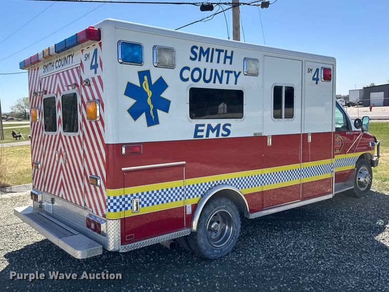 image for item FB7238 1998 Ford E450 Super Duty ambulance