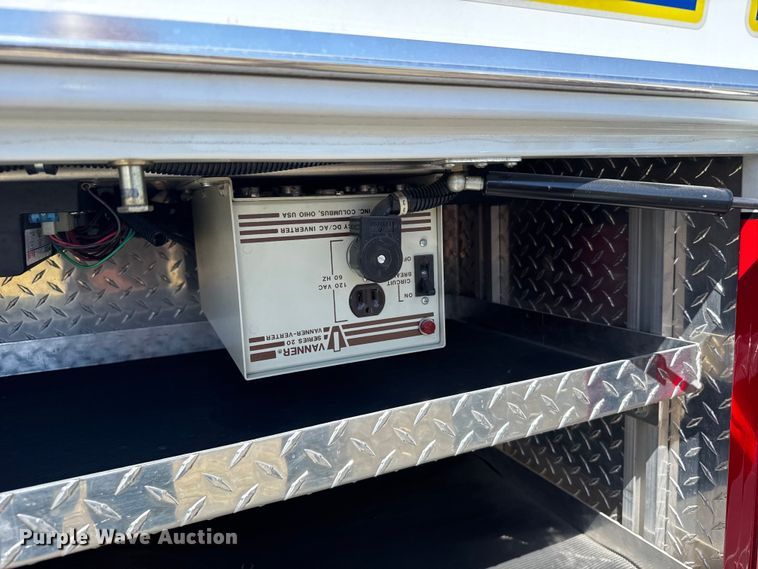 image for item FB7238 1998 Ford E450 Super Duty ambulance