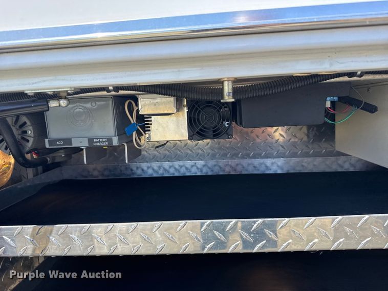 image for item FB7238 1998 Ford E450 Super Duty ambulance