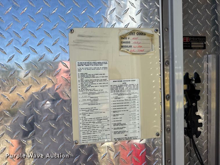 image for item FB7238 1998 Ford E450 Super Duty ambulance