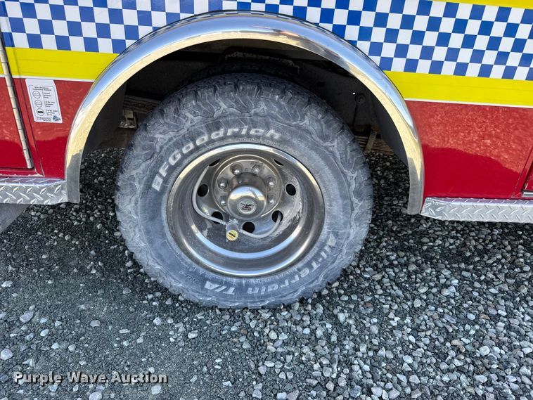 image for item FB7238 1998 Ford E450 Super Duty ambulance