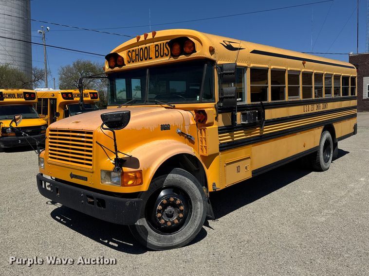 image for item FB7239 1996 International 3800 school bus