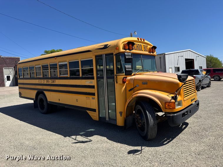 image for item FB7239 1996 International 3800 school bus