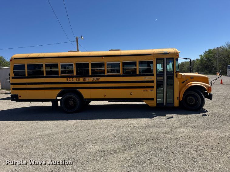 image for item FB7239 1996 International 3800 school bus