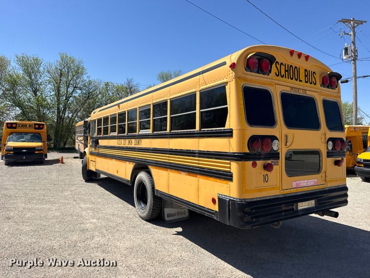 image for item FB7239 1996 International 3800 school bus