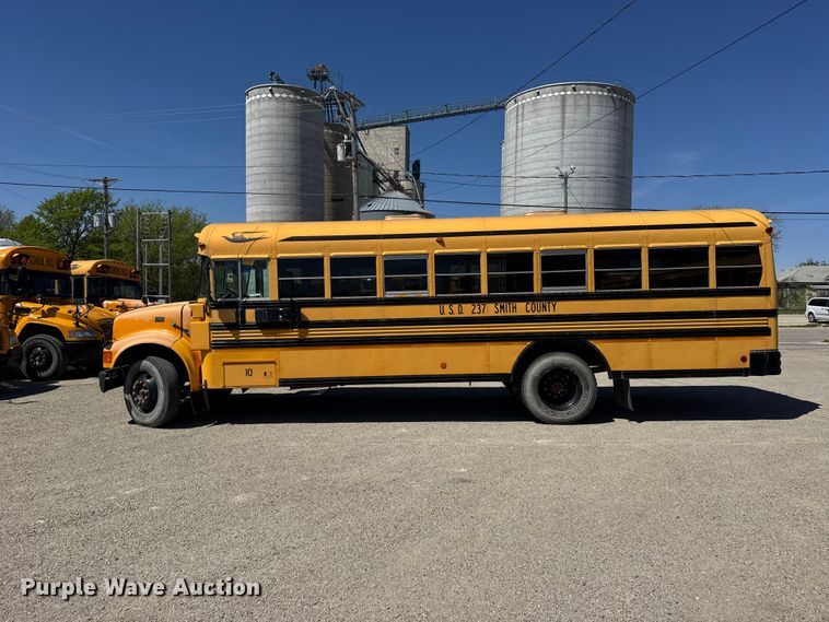 image for item FB7239 1996 International 3800 school bus