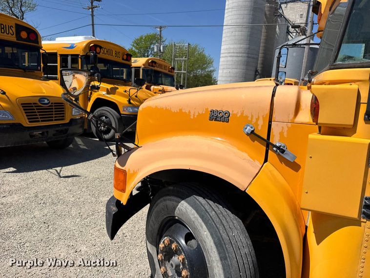 image for item FB7239 1996 International 3800 school bus