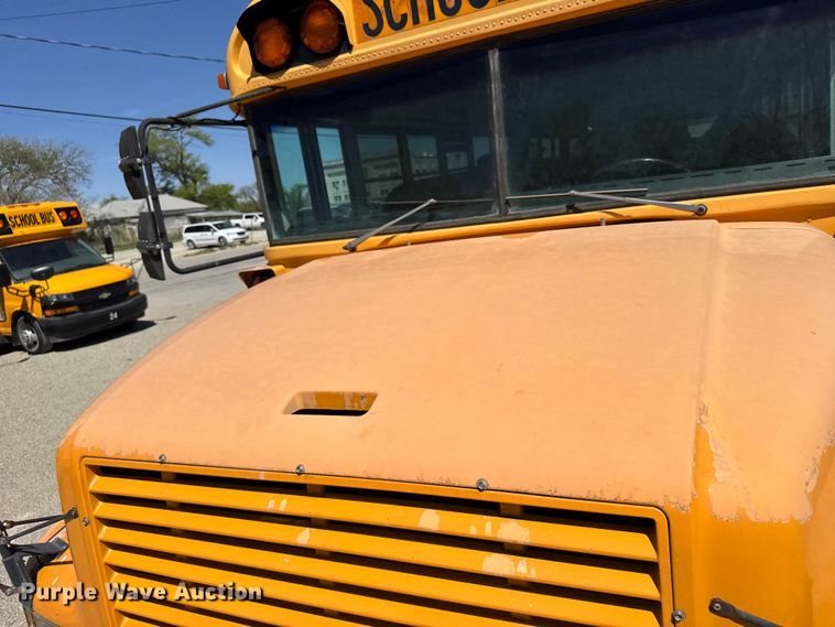 image for item FB7239 1996 International 3800 school bus