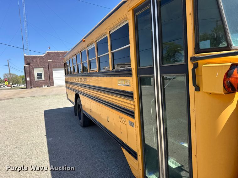 image for item FB7239 1996 International 3800 school bus