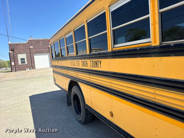 image for item FB7239 1996 International 3800 school bus