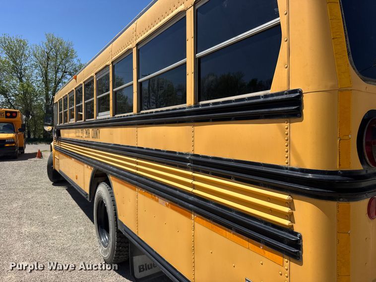 image for item FB7239 1996 International 3800 school bus