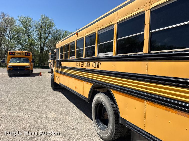 image for item FB7239 1996 International 3800 school bus