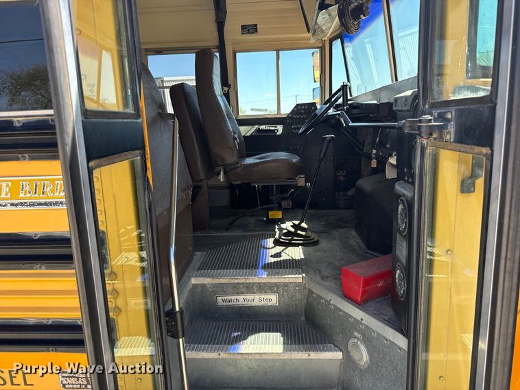 image for item FB7239 1996 International 3800 school bus