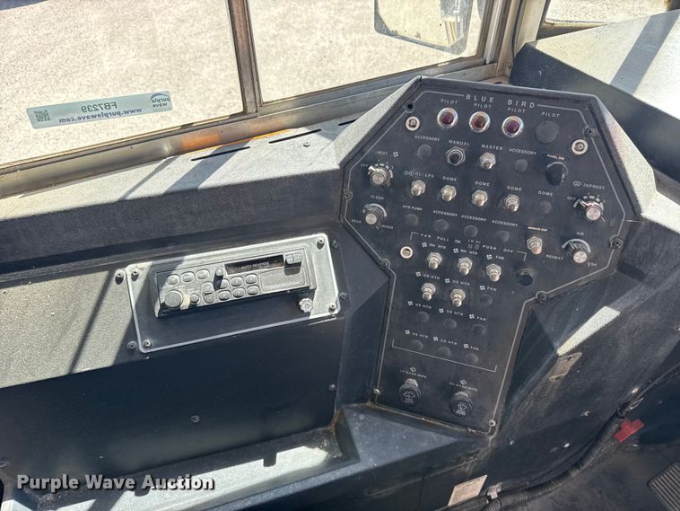 image for item FB7239 1996 International 3800 school bus