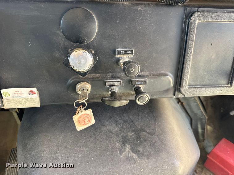 image for item FB7239 1996 International 3800 school bus
