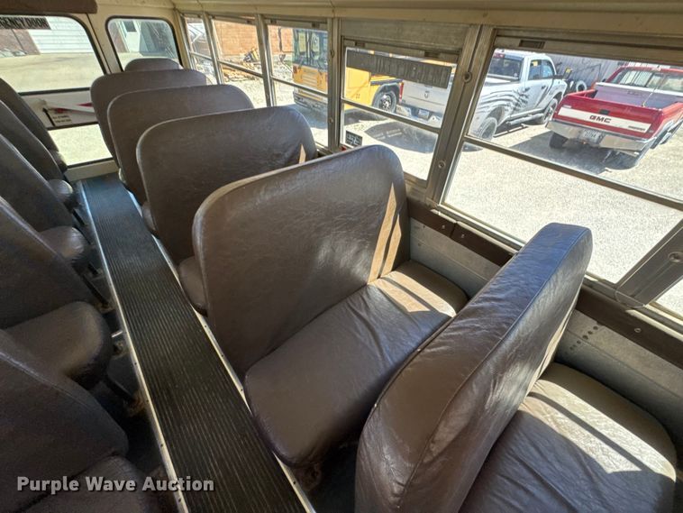 image for item FB7239 1996 International 3800 school bus