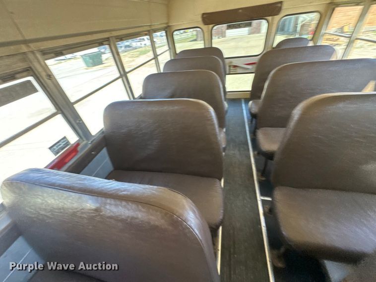 image for item FB7239 1996 International 3800 school bus