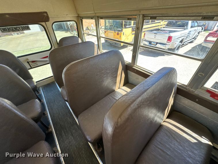 image for item FB7239 1996 International 3800 school bus