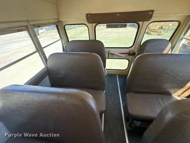 image for item FB7239 1996 International 3800 school bus