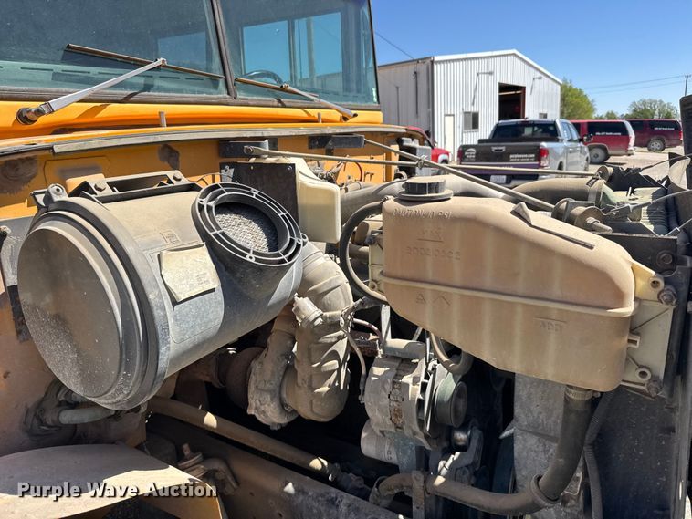 image for item FB7239 1996 International 3800 school bus
