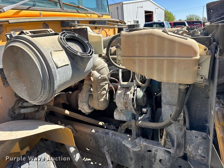 image for item FB7239 1996 International 3800 school bus