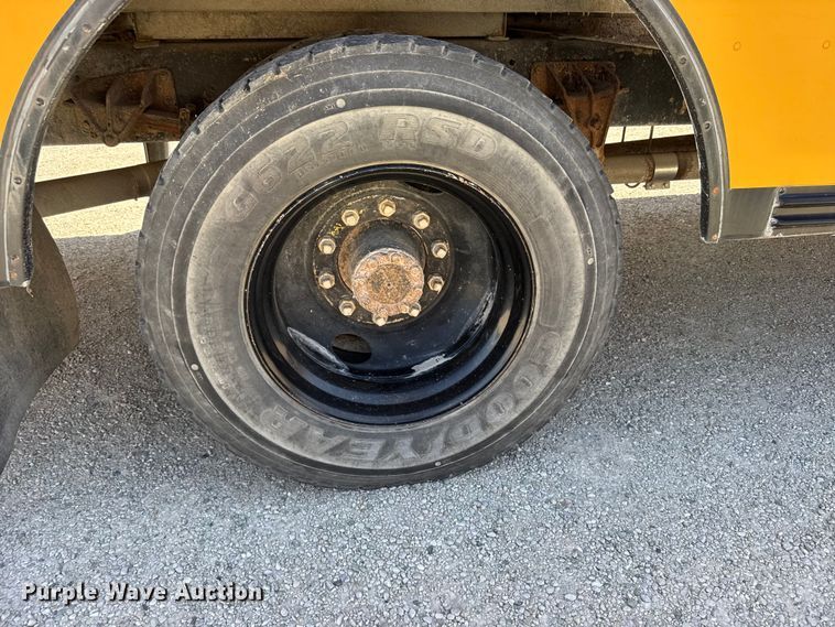image for item FB7239 1996 International 3800 school bus