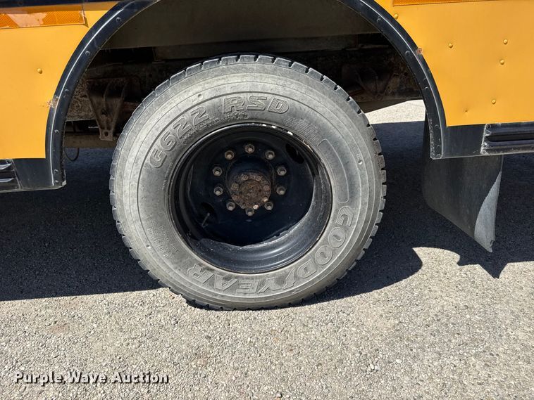 image for item FB7239 1996 International 3800 school bus