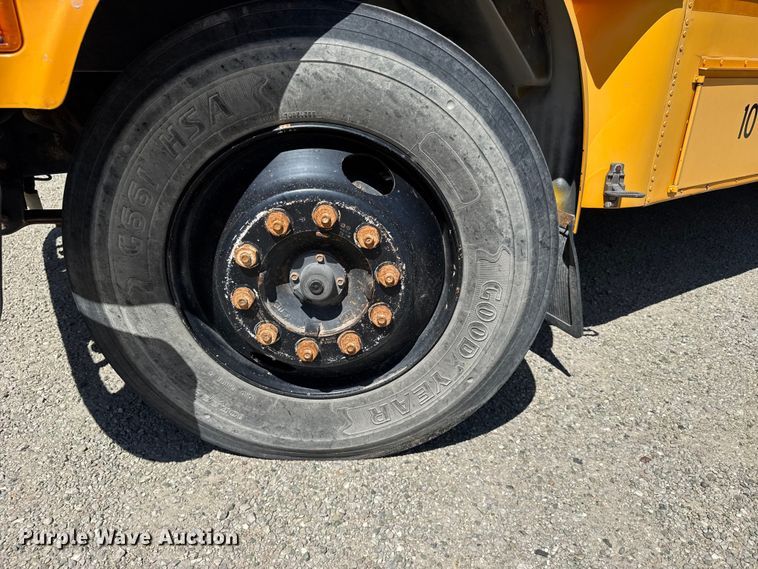 image for item FB7239 1996 International 3800 school bus