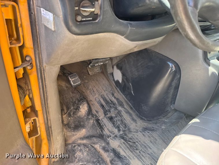 image for item FB7240 2000 Chevrolet Express 3500 school bus