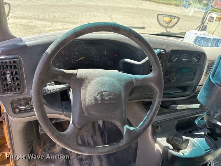 image for item FB7240 2000 Chevrolet Express 3500 school bus