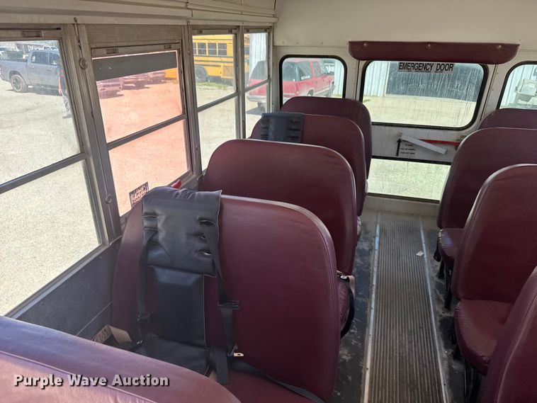 image for item FB7240 2000 Chevrolet Express 3500 school bus