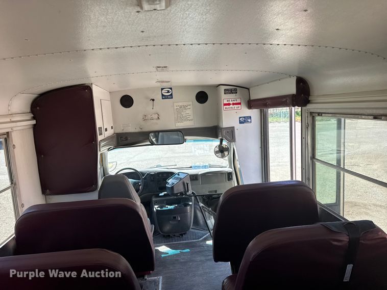image for item FB7240 2000 Chevrolet Express 3500 school bus