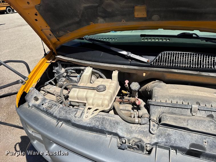 image for item FB7240 2000 Chevrolet Express 3500 school bus