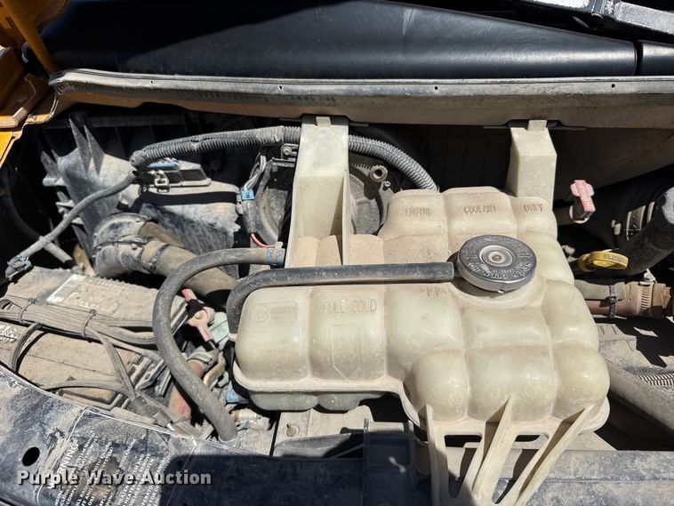 image for item FB7240 2000 Chevrolet Express 3500 school bus