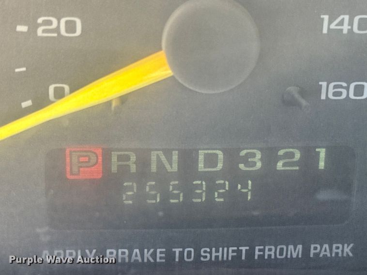 image for item FB7240 2000 Chevrolet Express 3500 school bus