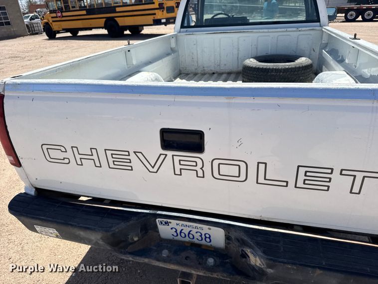image for item FB7267 1991 Chevrolet C1500 pickup truck
