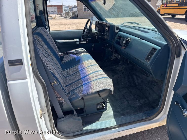 image for item FB7267 1991 Chevrolet C1500 pickup truck