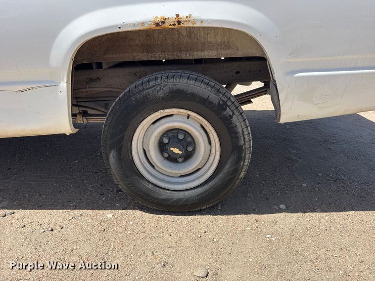 image for item FB7267 1991 Chevrolet C1500 pickup truck