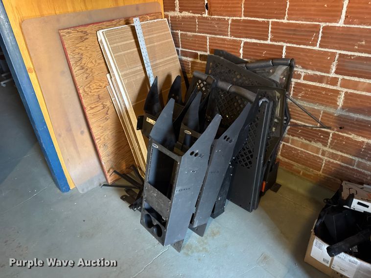 image for item FB7268 Police equipment