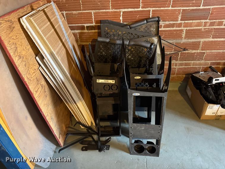 image for item FB7268 Police equipment