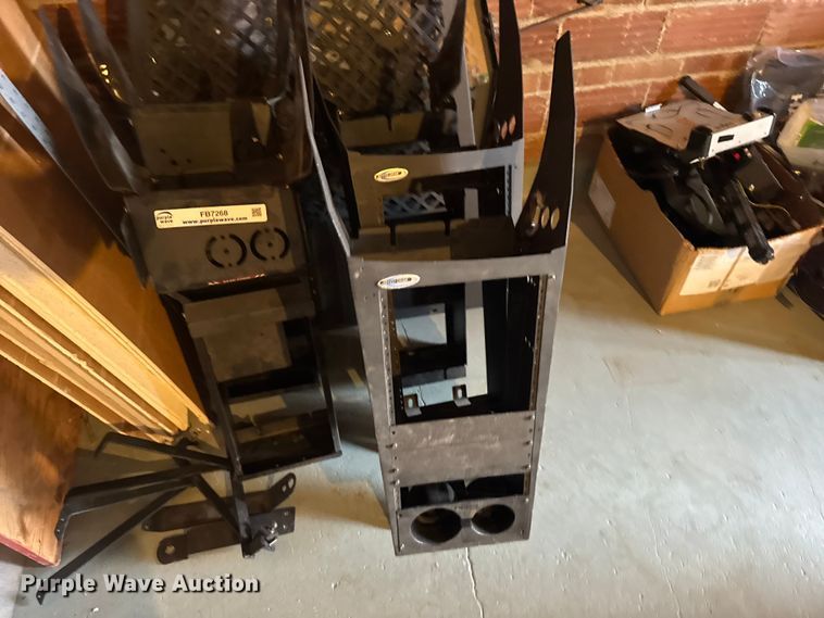 image for item FB7268 Police equipment