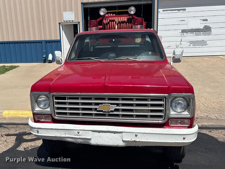 image for item FB7272 1975 Chevrolet Custom deluxe 20 pickup truck